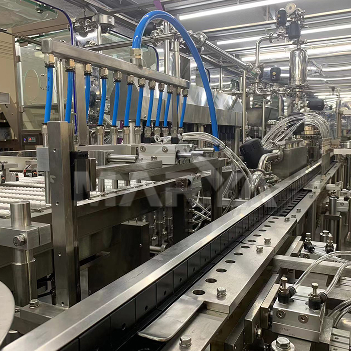 plastic syringe capping filling machine1 пластиковой шприц